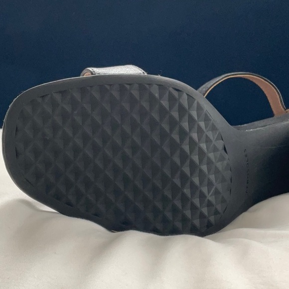 AEROSOLES Black Sandals with Gold Buckle - Picture 4 of 4